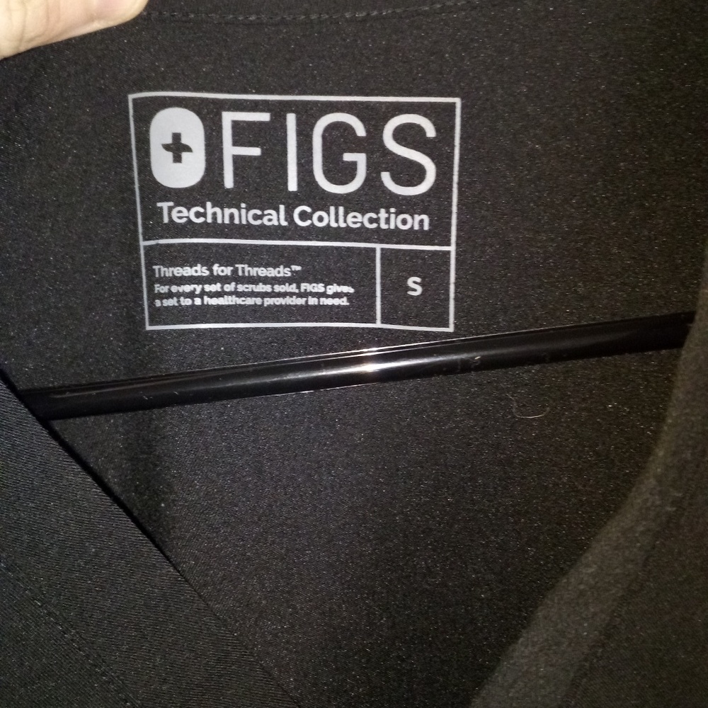 Figs scrub top ladies size small - black